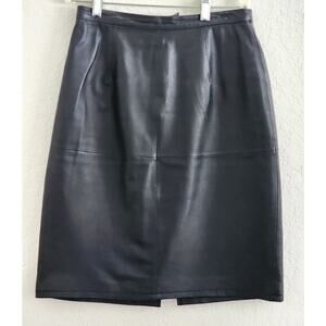 SKIRT-NEWPORT NEWS-Black Leather-Knee Length-Back Zipper and Snap-Size 6